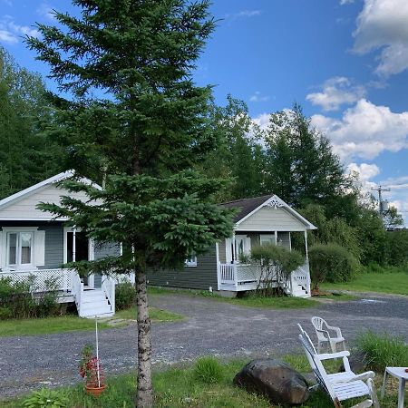 Motel & Chalets --Shefford-Waterloo- Habitation Forest מראה חיצוני תמונה
