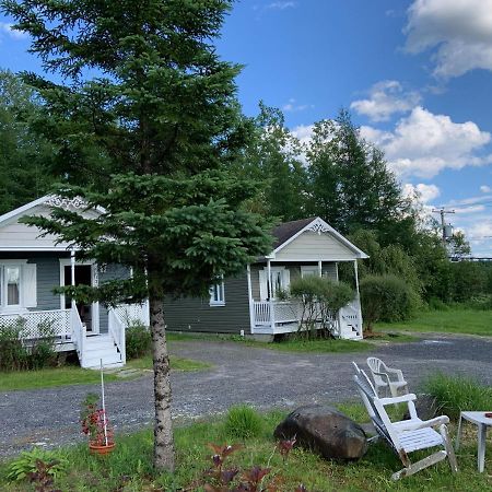Motel & Chalets --Shefford-Waterloo- Habitation Forest מראה חיצוני תמונה