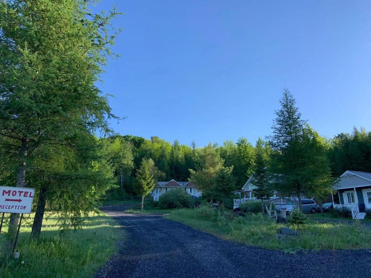 Motel & Chalets --Shefford-Waterloo- Habitation Forest מראה חיצוני תמונה