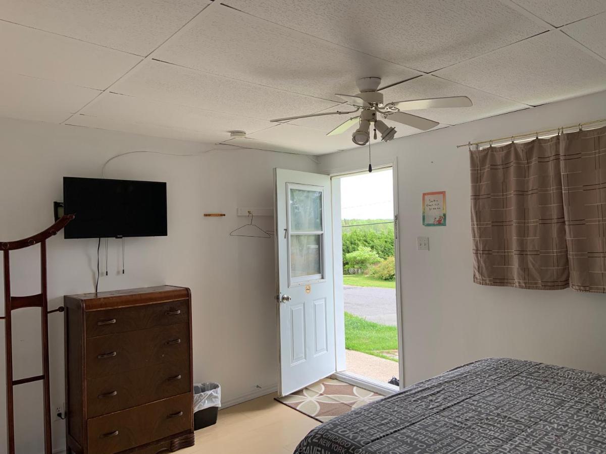 Motel & Chalets --Shefford-Waterloo- Habitation Forest מראה חיצוני תמונה