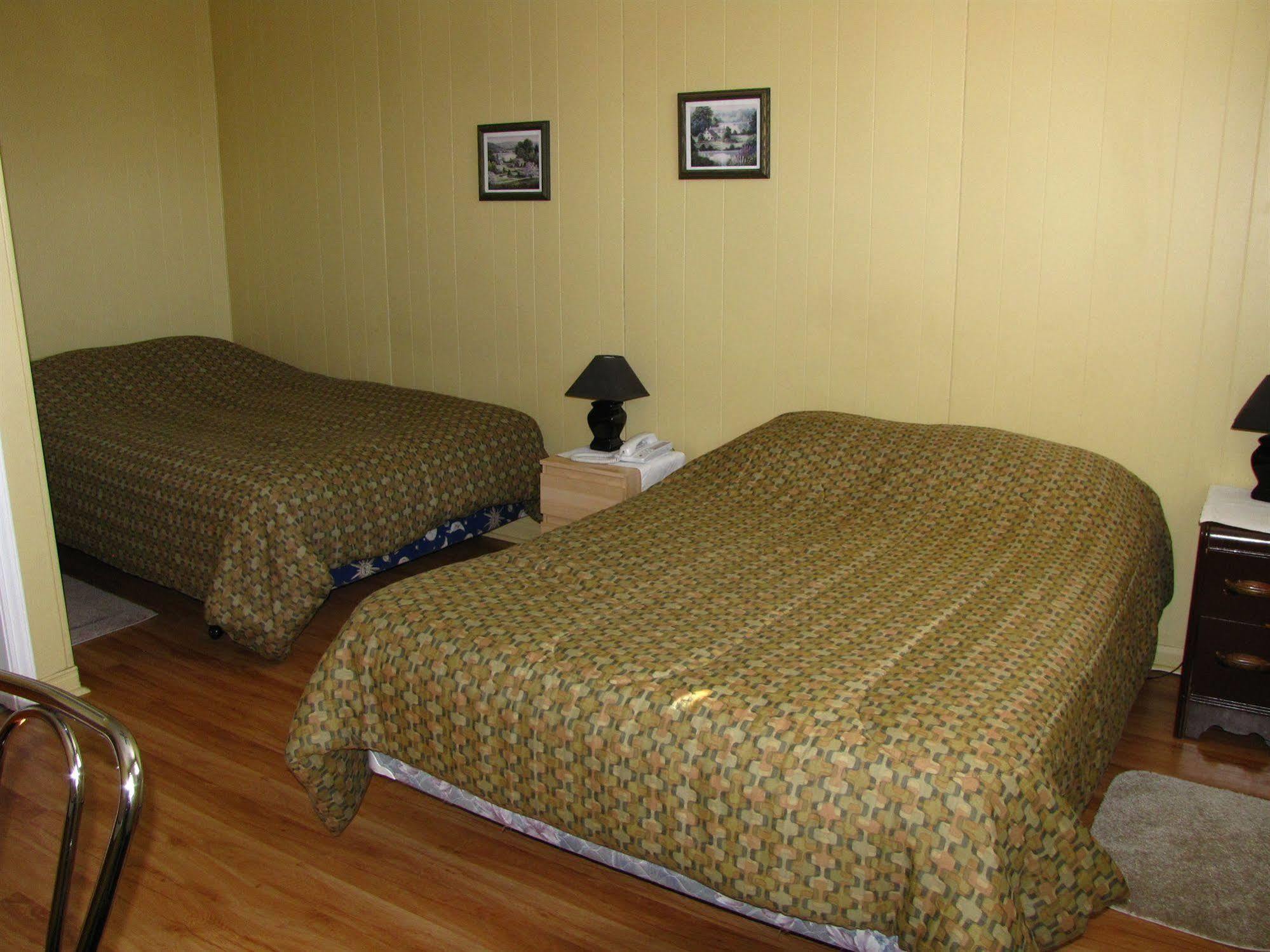 Motel & Chalets --Shefford-Waterloo- Habitation Forest מראה חיצוני תמונה