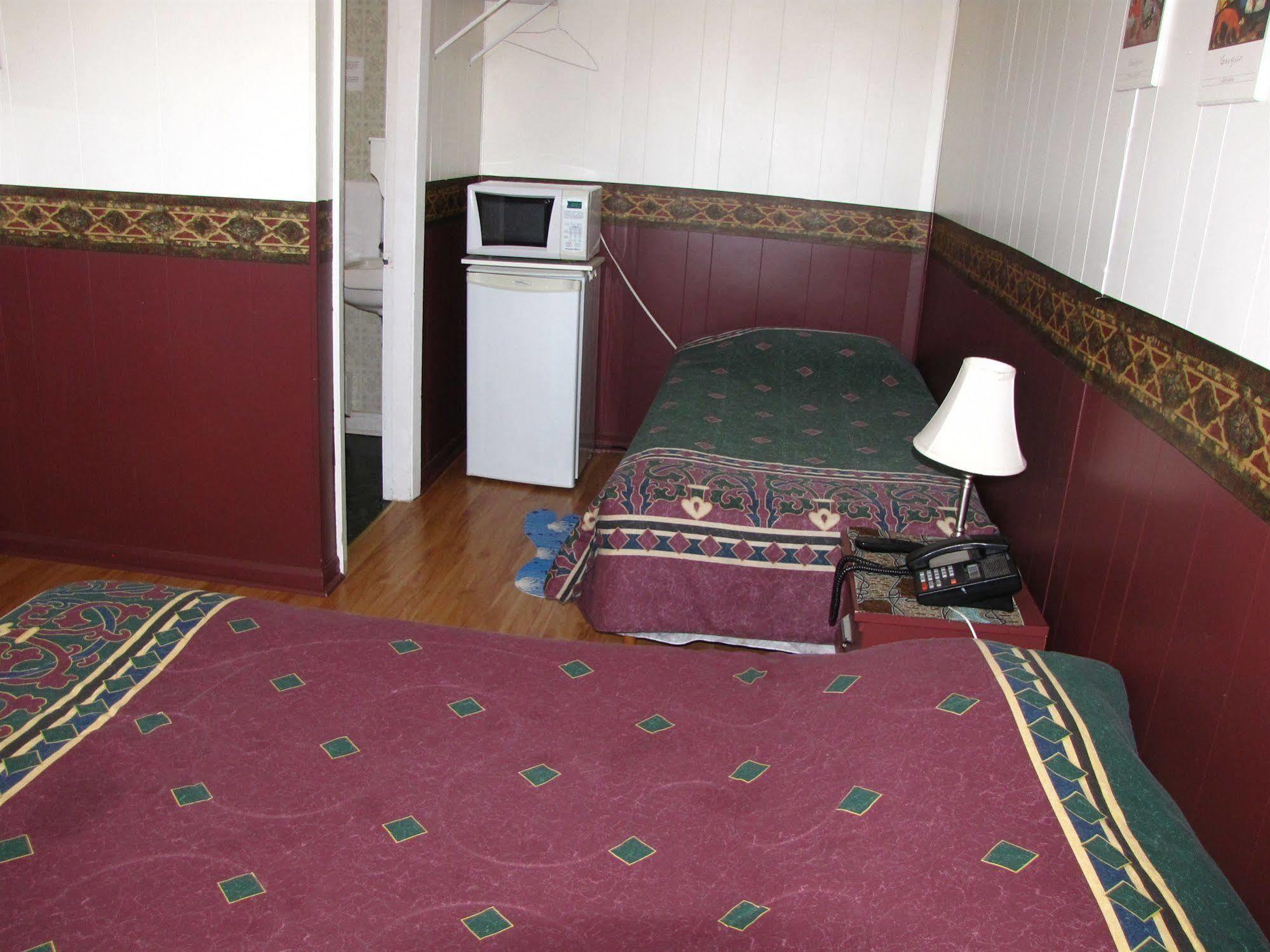 Motel & Chalets --Shefford-Waterloo- Habitation Forest מראה חיצוני תמונה