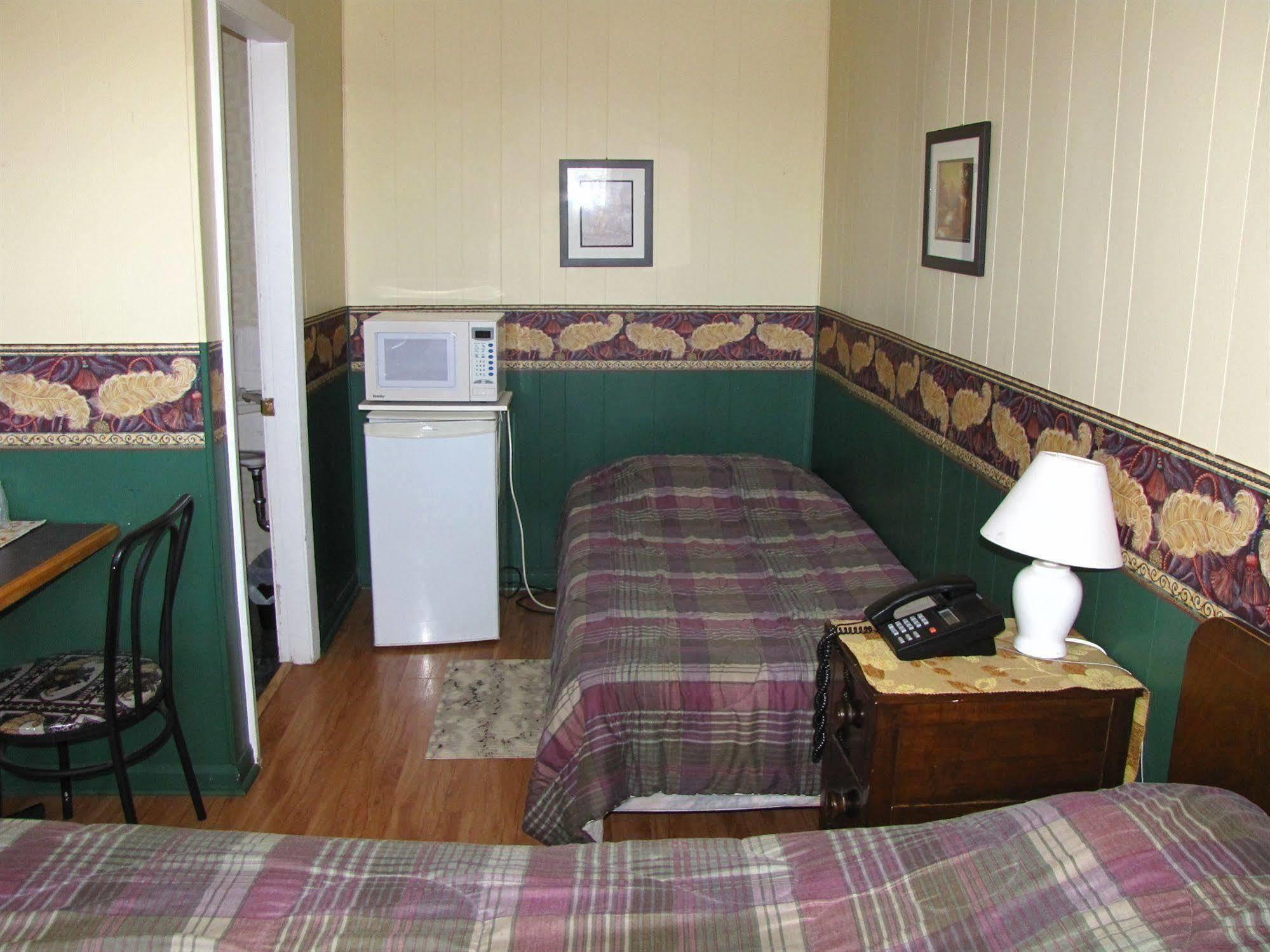 Motel & Chalets --Shefford-Waterloo- Habitation Forest מראה חיצוני תמונה