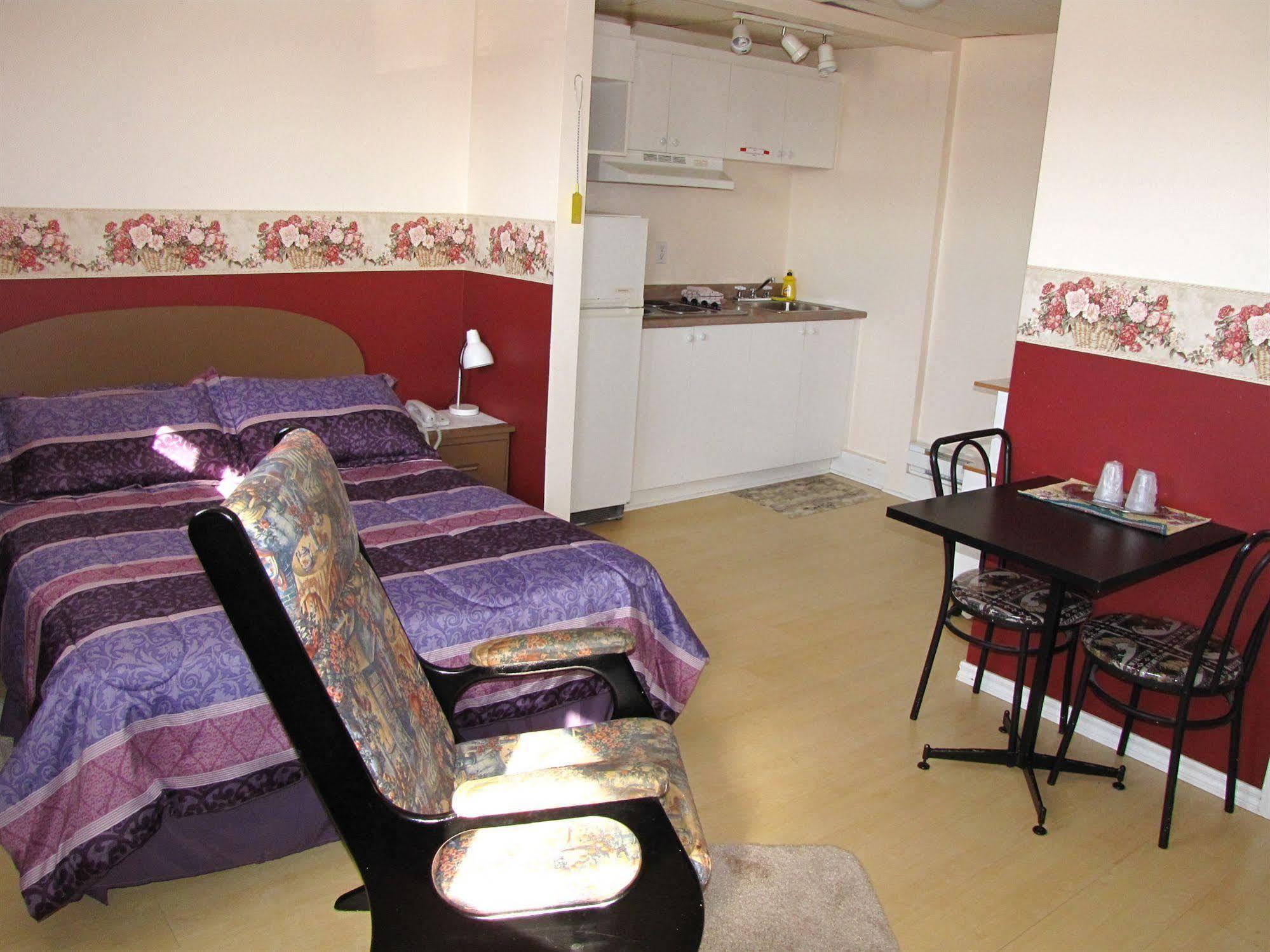 Motel & Chalets --Shefford-Waterloo- Habitation Forest מראה חיצוני תמונה