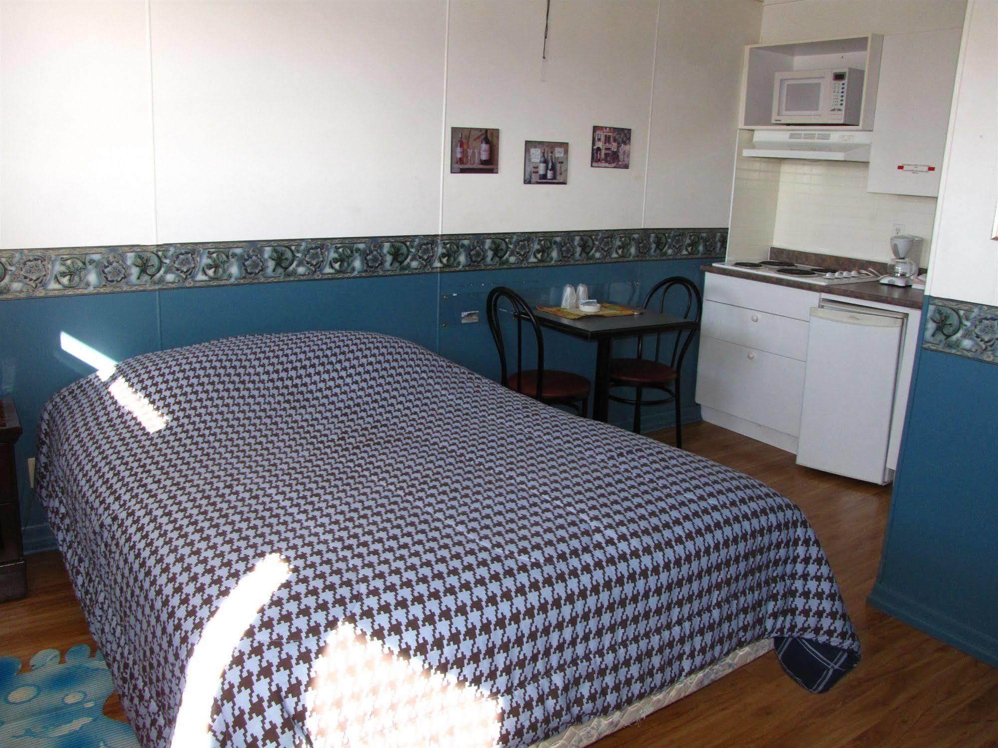 Motel & Chalets --Shefford-Waterloo- Habitation Forest מראה חיצוני תמונה