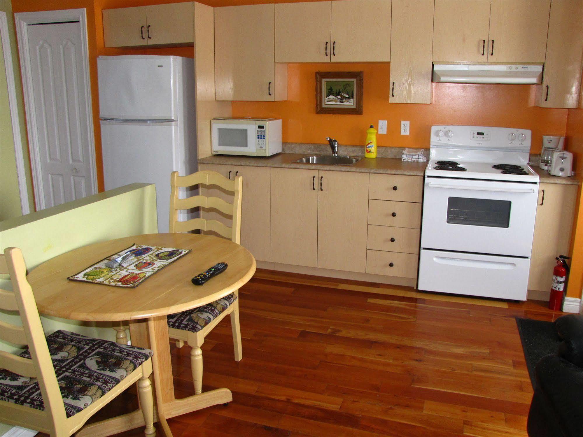 Motel & Chalets --Shefford-Waterloo- Habitation Forest מראה חיצוני תמונה